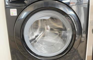 'The Elegant Comfort' - A Stunning Luxury 2-Bed Flat with Private Garden & Patio - Free Parking - Photo 27