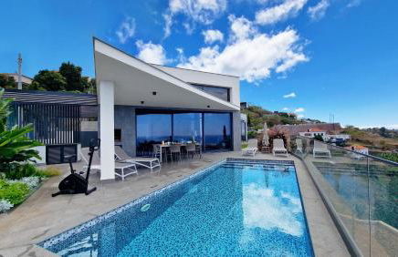 Villa Estrelícia by LovelyStay - Photo 1