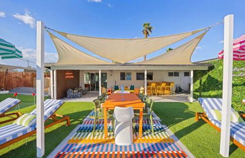 Desert Glow Getaway - Pool - Lounging - Backyard Games - Foto 49