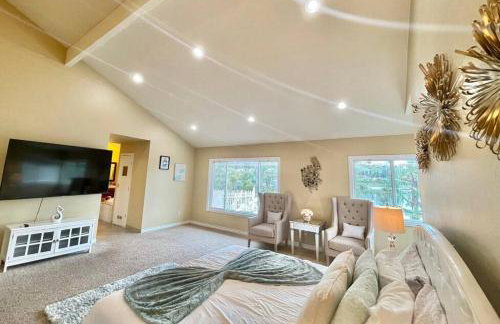 Stunning Panoramic Waterfront Pool Home Escape - Foto 32