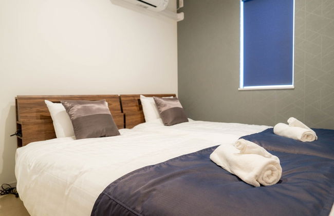 THE LUNA LOUNGE - Photo 30