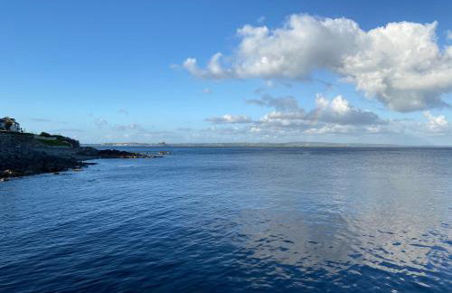 The Old Gallery - Charming Coastal Escape For Two - Photo 37