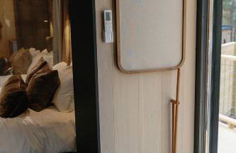 Staghorn | Modern Lux Mirror Home | HotTub & Woods - Foto 15