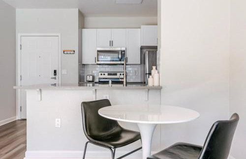 Blueground Emeryville pool nr Bay Street Park SFO-1987 - Foto 8