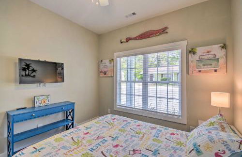 Ocean Isle Beach Home with Shared Lanai and Grill - Foto 18