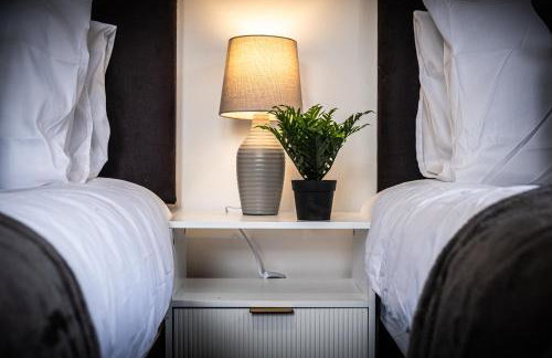 Contractors Retreat 3 bedroom house, sleeps up to 7, free parking - Foto 80