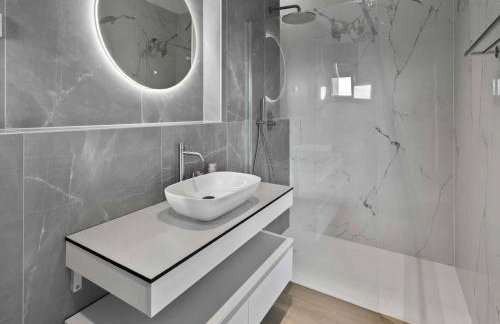 Villa Freedom - Five Bedroom House with Balcony - Foto 27