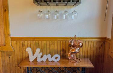 The Carriage House Walk to River Lake In Town - Foto 30