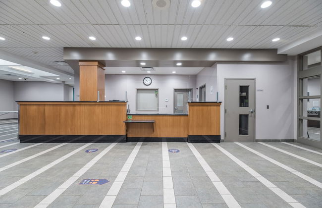 Residence & Conference Centre - Hamilton - Photo 2