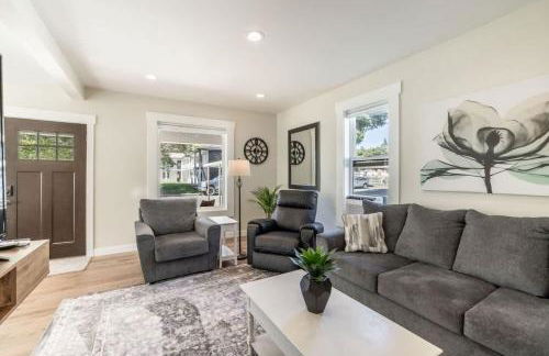 Flying Colors Cottage Walk to Downtown - Foto 1