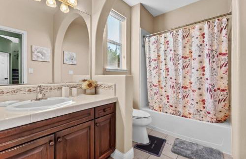 Game Lovers Retreat, spacious 4000 sqft Getaway - Foto 24