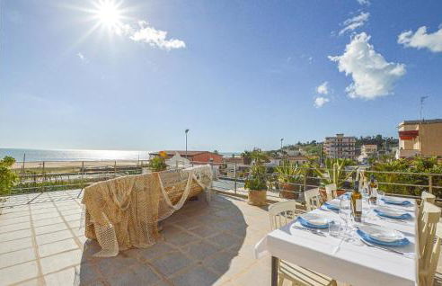 Stunning Apartment In Porto Empedocle - Foto 1