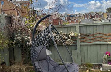 Isle 2-bed Retreat- Sleeps 4, Garden & Games Room - Foto 35