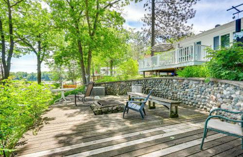 Waterfront Gladwin Home with Deck and Fire Pit! - Foto 2