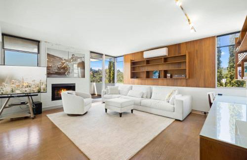 Hilltop Designer Midcentury Modern 4BR Pool HotTub - Foto 25