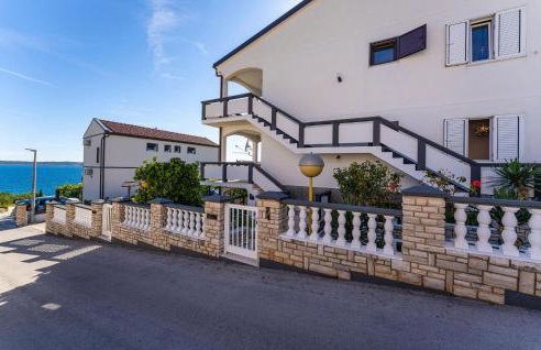 Nice Apartment In Rtina With Wifi - Photo 8