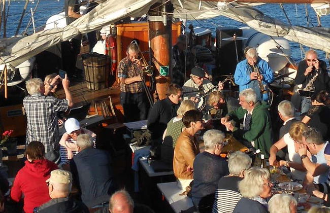 Crucero con cena y música en directo - Foto 1