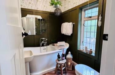 5 - Spacious Countryside House for Families & Groups - Photo 3