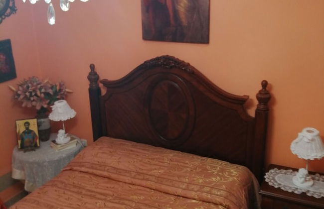 Helen's family home - Photo 9