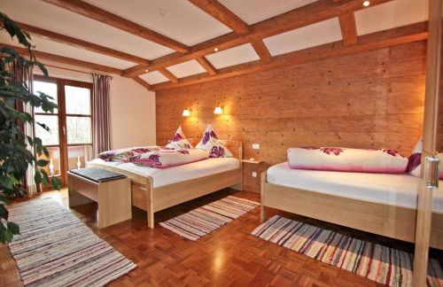 Hacher Josef - Bergpanorama Ferienwohnungen | Chiemgau Karte - Foto 24