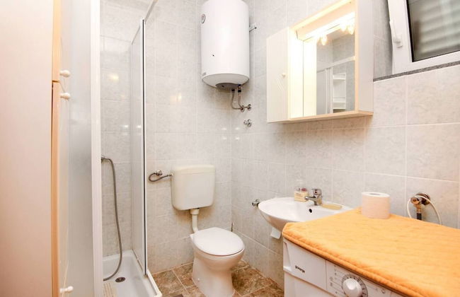 Lovely 2-bedroom Apartment in Poljica - Photo 13