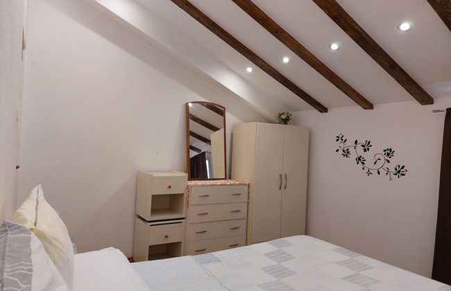 Apt Lavender on Nincevica St-1 BR Apt - Photo 2