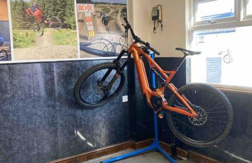 Gethin Lodge cosy Holiday cottage Near BPW with secure double garage with cctv sleeps up to 6 guests - Photo 18