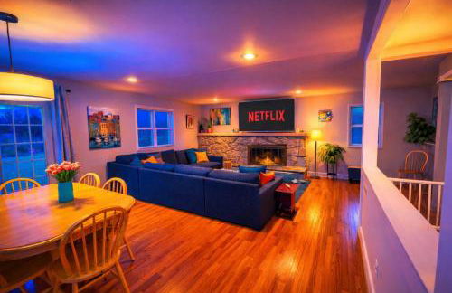 Large Private Ranch - Master Bedroom Suite with King Bed and private Bathroom - Fenced Yard - Pets & Kids Welcome - Pool Table - Foto 1