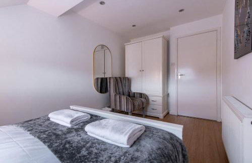 5 Bedroom Family & Contractor House in Nuthall, Nottingham - Sleeps 9 - By CircleWay Homes - Foto 18