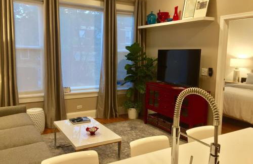 Bella Villa on Taylor Street Chicago’s Little Italy 1 mile west the Loop & UIC - Foto 1