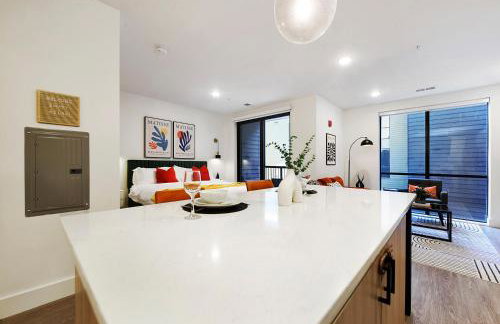 LUX Studio King Bed Free Parking Gym New - Foto 64