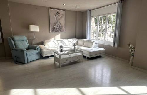 Comodidad y estilo en Gava near the beach 10 minutes - Foto 2