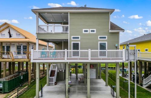 Relax And Sea NEW Luxury Canal-View Escape Gated Community Firepit and Decks - Foto 58