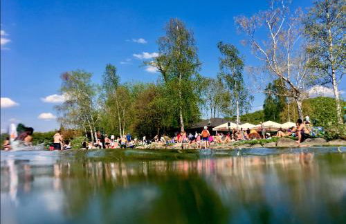 Snug Stays 2 - Design Studio am See mit Terrasse, Garten, 40m vom See - Foto 24