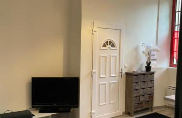 Le Gîte de Lancelot avec balnéo City Center - Foto 9