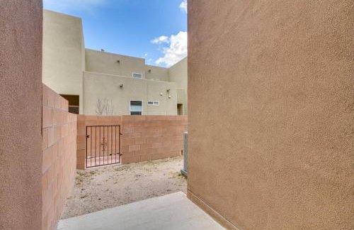4 Mi to UNM Convenient Albuquerque Townhome! - Photo 21