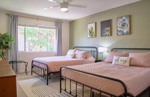 The Scott Getaway - Walkable to Old Town, remodeled space, outdoor pool! - Foto 16