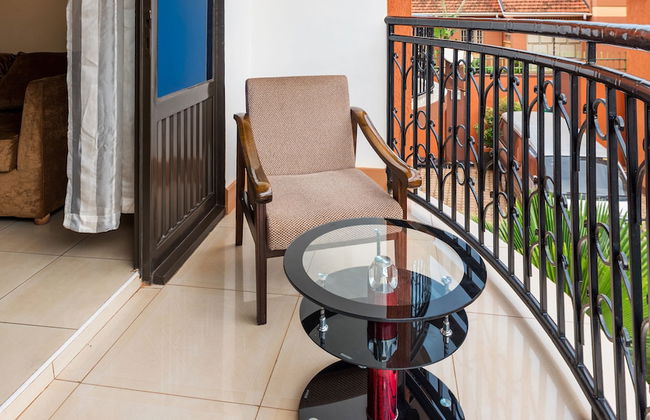 Blue Pearl Apartments - Photo 14