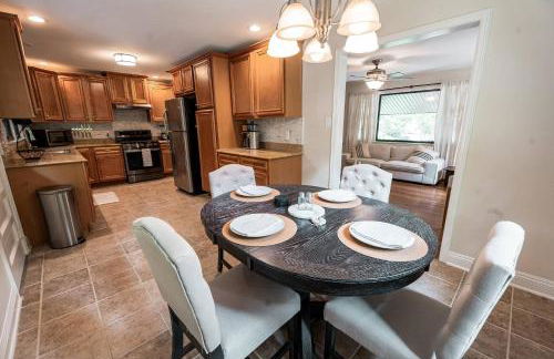 Modern Stay on Green Valley - 2.5 Mi to Downtown - Foto 23