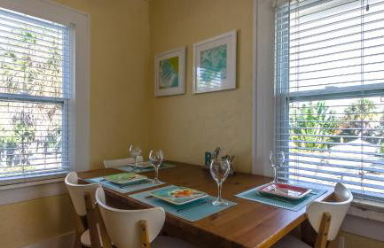 1BR 1BA NorthStar Bungalow. Just Steps to the beach and the bay. - Foto 44