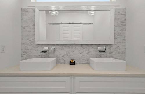 Brand NEW Expansive Coastal Home w/ Custom Furnishings Sleeps 15 - Photo 20