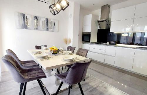 Luxury Garden Penthouse *MK* - Photo 1