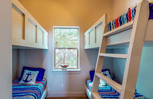 Hot Tub and Views Luxe Lake Bridgeport Retreat - Foto 24