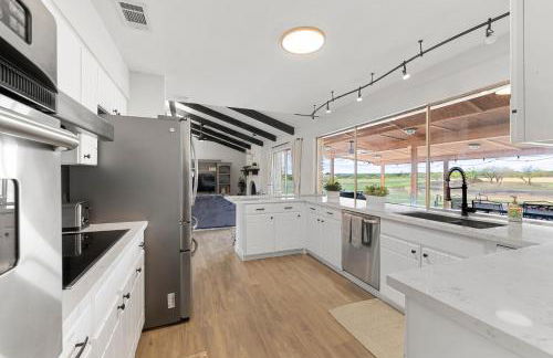 Farm Retreat with Jacuzzi, Fire Pit, Mini Goats, Mini Ponies and Mini Cows - Foto 18