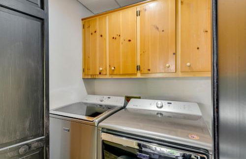 Cozy, Pet-Friendly Retreat in Hickory with Fire Pit! - Foto 12