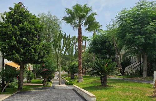 House Next to Beach in Tropical Garden - Foto 11