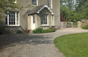 Top Floor at Cantref House - Photo 7
