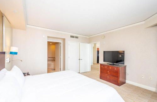 TRUMP INTERNATIONAL BEACH RESORT 2 BEDROOM APARTMENT 1600 Sf Ocean and Bay View - Foto 9