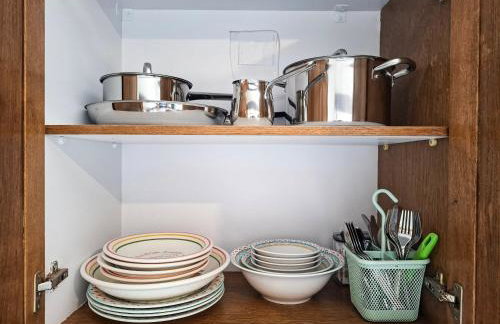 Calm Wood & Stone Home with View, Chios - Foto 8