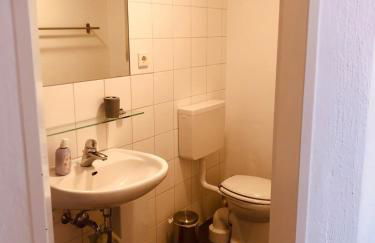 Central-Quiet-5min to tram-shopping- - Foto 10